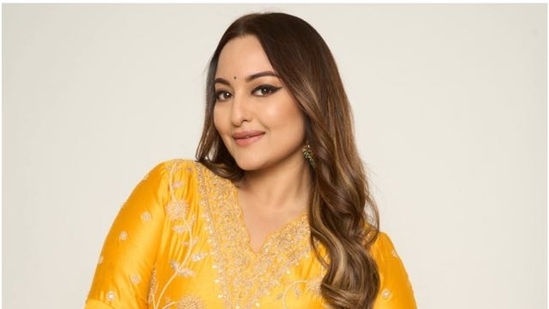 Sonakshi Sinha reveals she ‘broke down’ after being denied lead role for being overweight: I got really offended | Bollywood