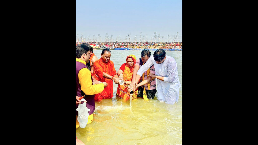 U’khand Guv, Odisha CM take holy dip at Sangam