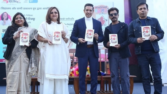 Vani Tripathi Tikoo unveils Hindi transliteration of her children’s book Why Can’t an Elephant Be Red?