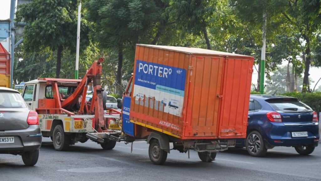 Vehicles breaking down on Noida e-way to face fines, seizure for causing congestion
