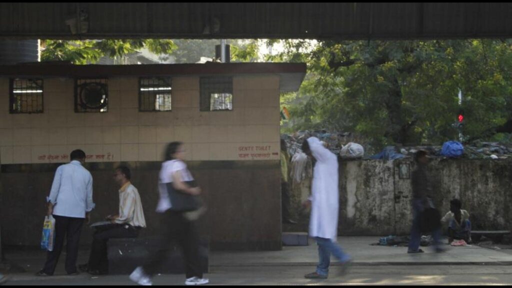WR begins survey to ensure clean toilets at stations | Mumbai news