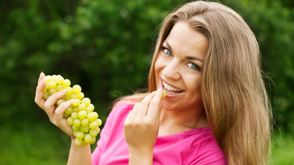 Want to keep your muscles strong as you get older? A daily bowl of grapes could work wonders | Health
