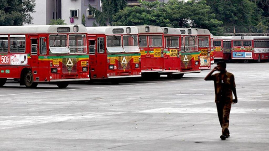 140 new buses lie idle as BEST’s fleet hits new low | Mumbai news