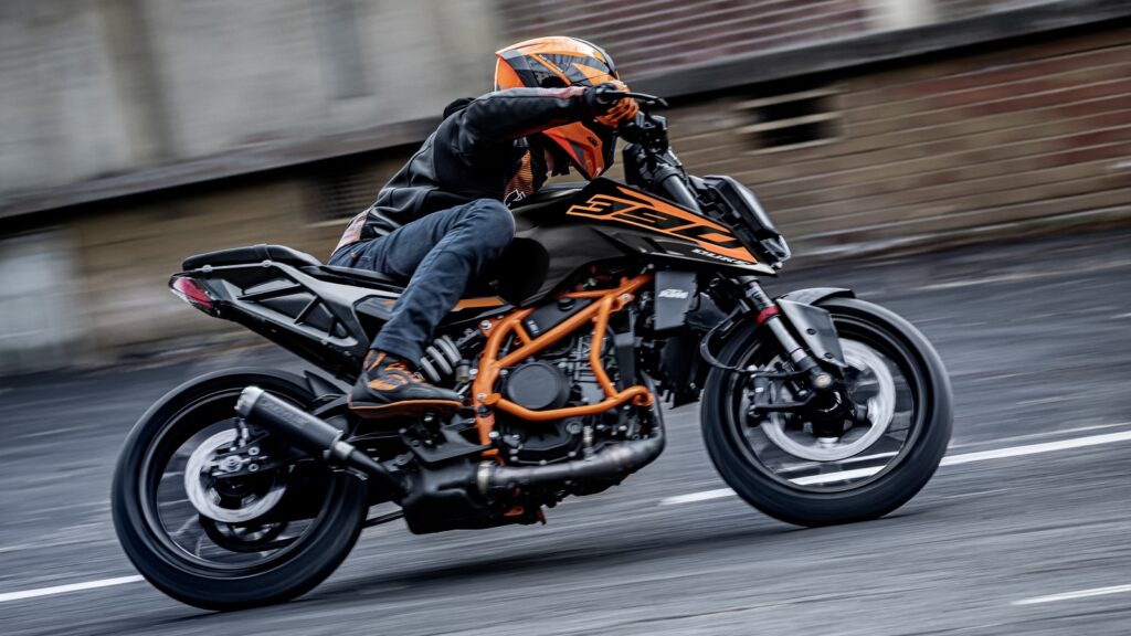 2025 KTM 390 Duke launched. Here’s what’s new