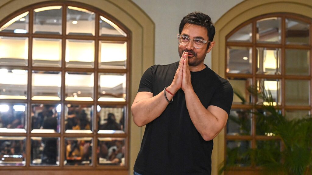 Aamir Khan introduces media to girlfriend Gauri, has known her for 25 years: ‘Bhuvan ko uski Gauri mil gai’ | Bollywood