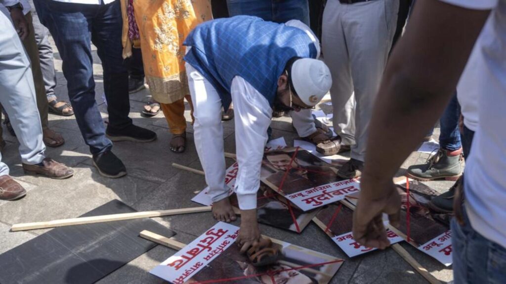 Abu Azmi suspended from assembly for hailing Aurangzeb  | Mumbai news