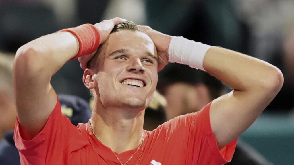 Against his hero, Mensik proves his mettle | Tennis News
