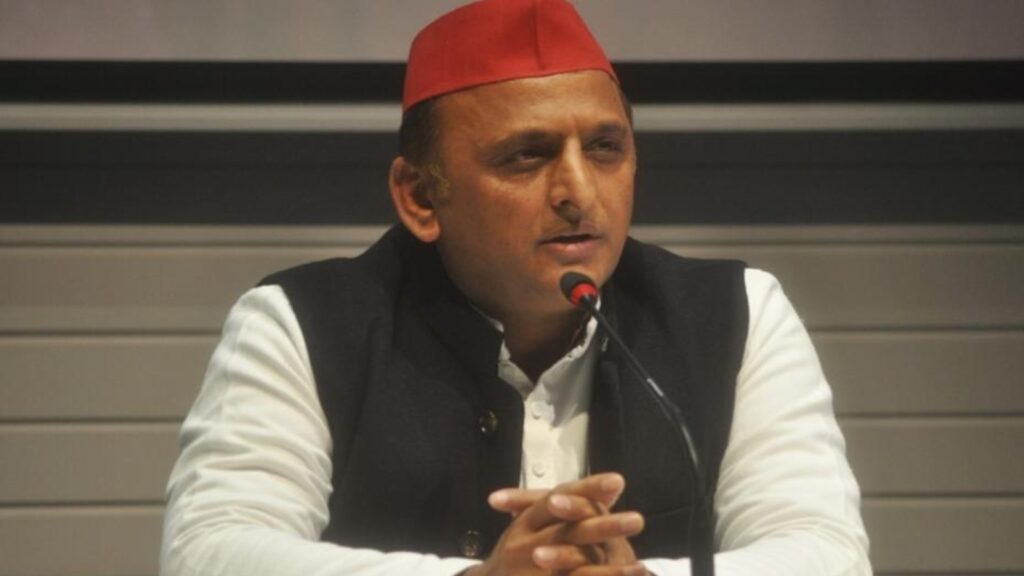 Akhilesh Yadav hits out at Yogi Adityanath over Ansal group allegations | Latest News India