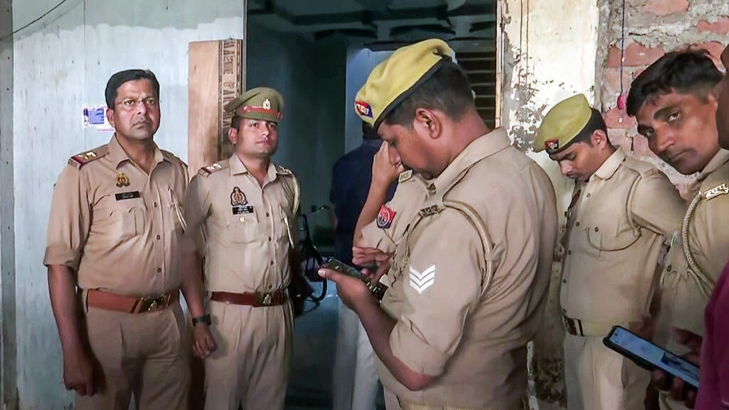 Army officer booked for raping MP policewoman on pretext of marriage in 2012 | Latest News India