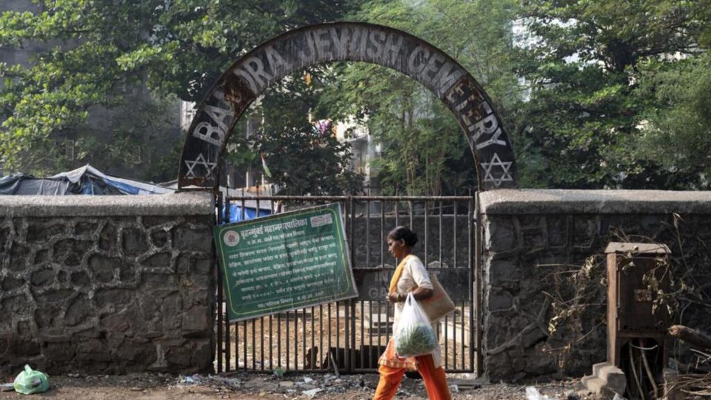 BMC shifts responsibility for cemeteries and crematoriums to ward offices | Mumbai news