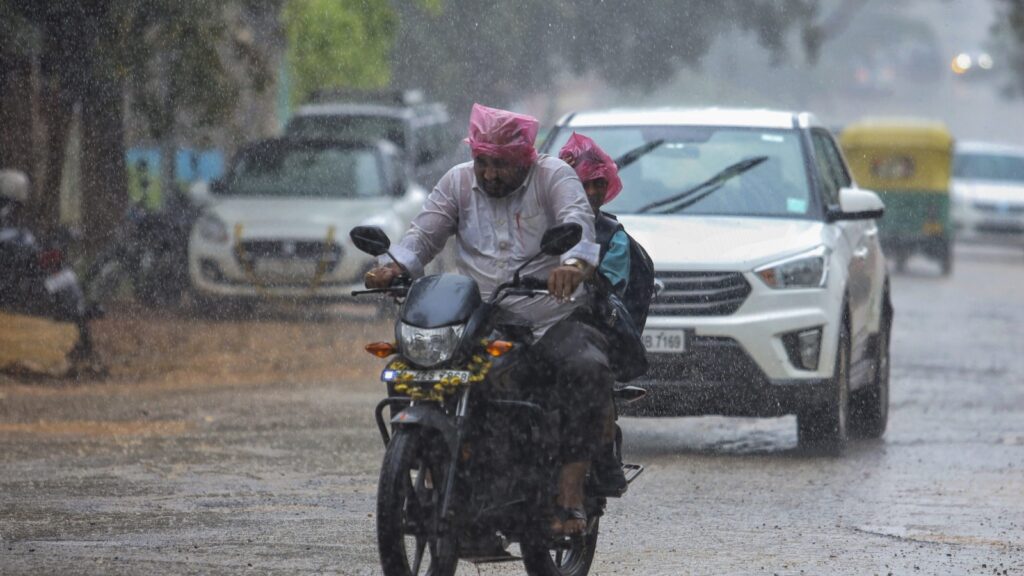 Bengaluru likely to see pre-monsoon showers in upcoming days, city to witness warmer nights | Bengaluru
