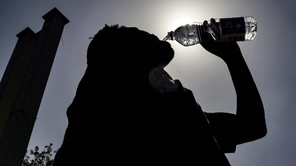 Bengaluru records hottest day of the year at 34.6°C, IMD predicts more heat: Report | Bengaluru