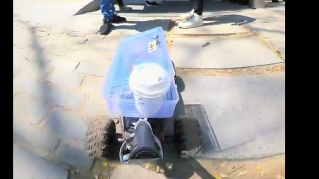 Bengaluru’s coffee robot picks up Espresso from Jayanagar outlet in viral video. Watch | Bengaluru