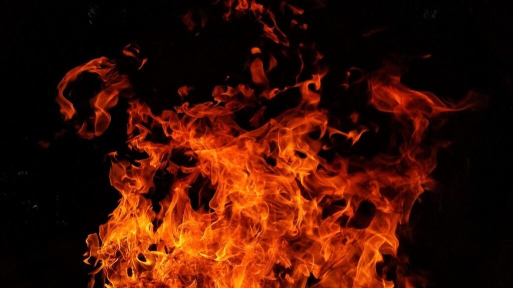 Dallas fire: Blaze erupts near recycling plant on Singleton Drive | Videos