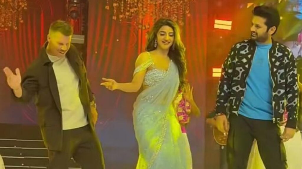 David Warner recreates Allu Arjun’s Srivalli hook step, grooves with Sreeleela and Nithiin at Robinhood trailer launch