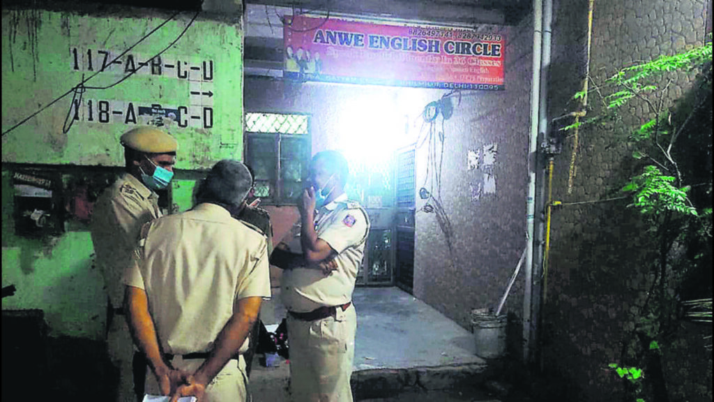 Delhi: Body of woman found in bed box; house owner held | Latest News Delhi