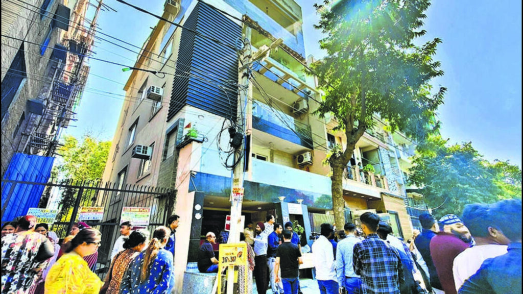 Delhi: Couple in their 70s found dead at Kohat Enclave home | Latest News Delhi