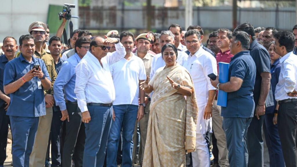 Delhi LG, CM inspect three major drains, expedite cleaning efforts | Latest News Delhi