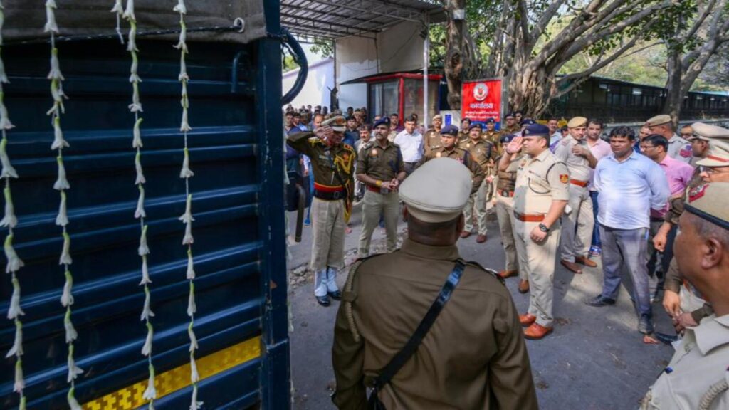 Delhi Police ASI killed in series of crashes on ORR | Latest News Delhi