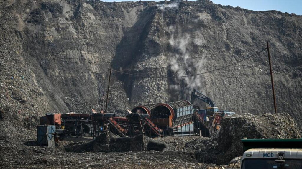 Delhi govt’s 12-month timeline to flatten Bhalswa landfill faces obstacles | Latest News Delhi