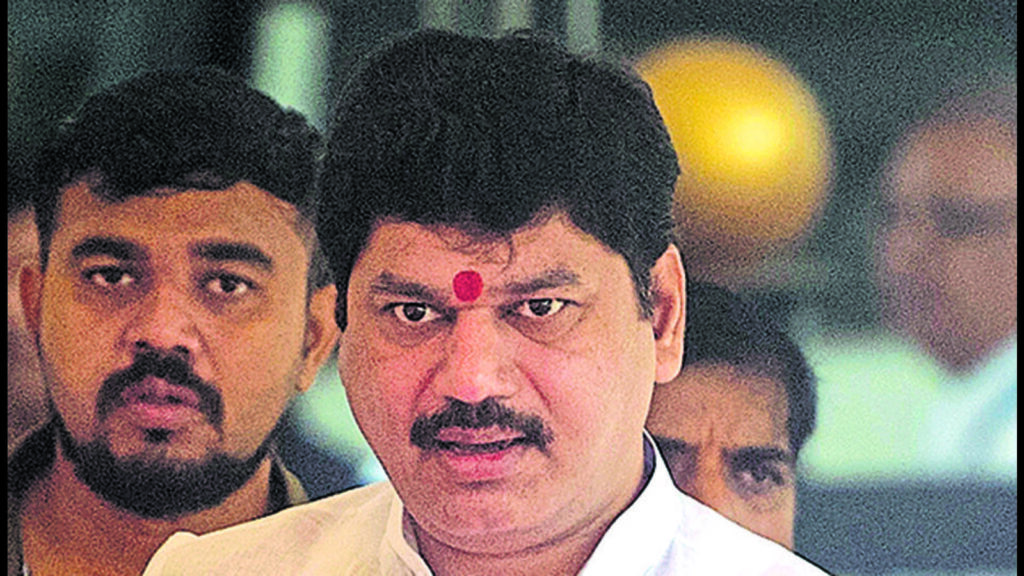 Dhananjay Munde’s wife accuses him of fraud | Mumbai news
