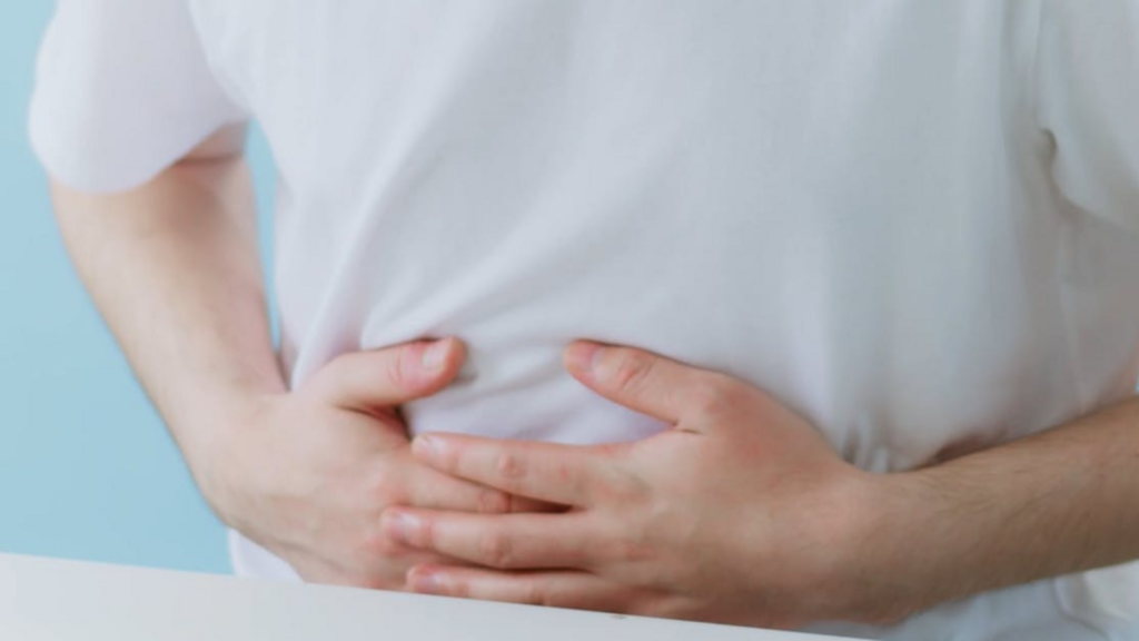 Doctors dismissed groom’s symptoms as wedding stress, later diagnosed with stage 4 bowel cancer | Trending