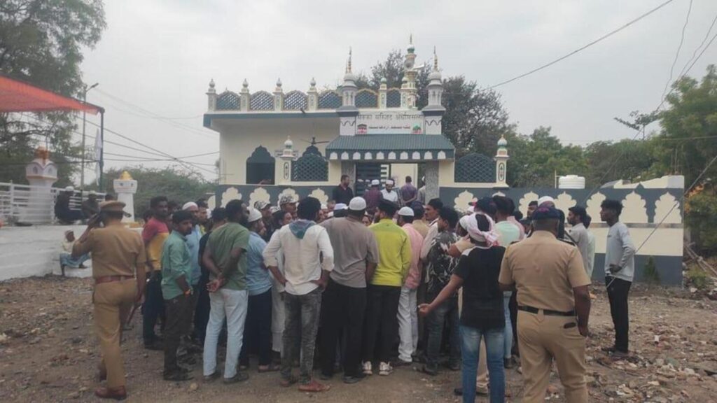 Explosion inside mosque in Beed; 2 arrested; probe underway | Mumbai news