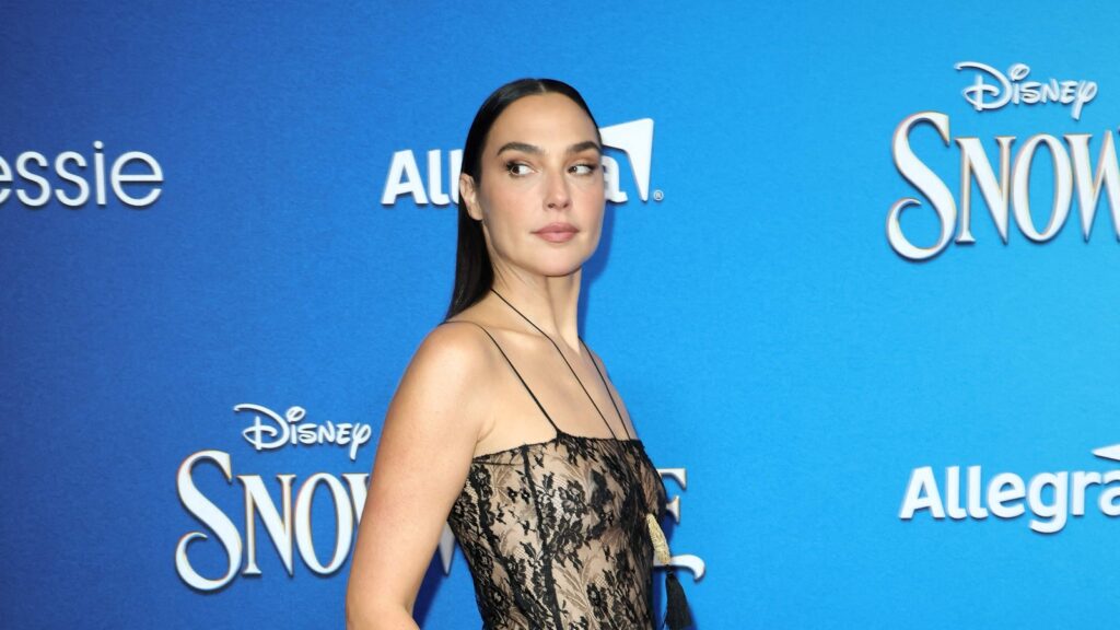 Gal Gadot, Rachel Zegler kept away from reporters at ‘muted’ Snow White world premiere in LA | Hollywood