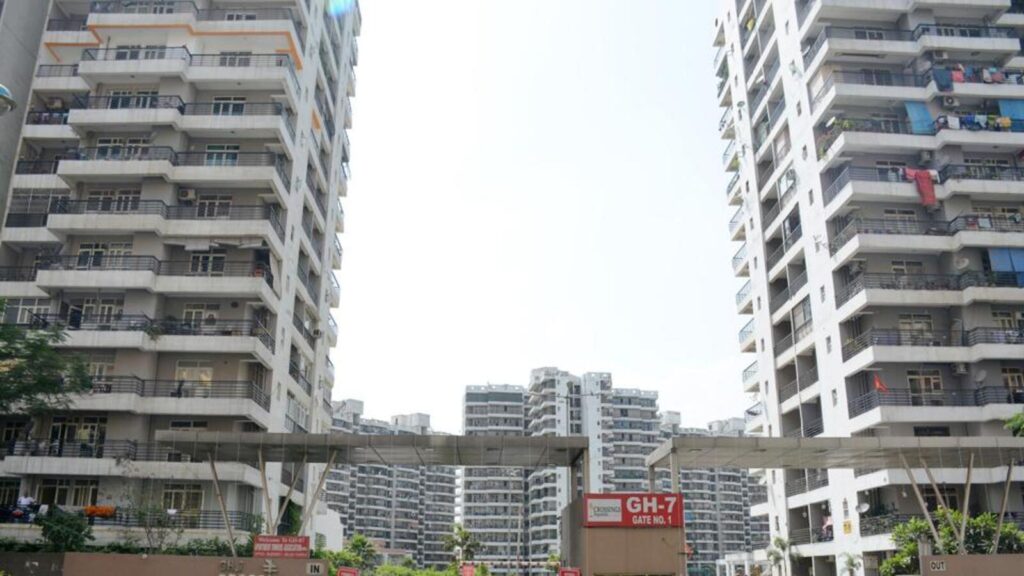 Ghaziabad: 30-yr-old slips off 1st floor balcony, dies