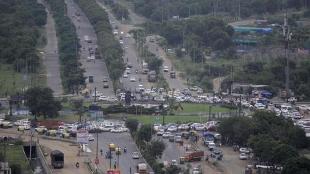 Greater Noida: Traffic curbs at Gaur Chowk for cyclothon on Sunday