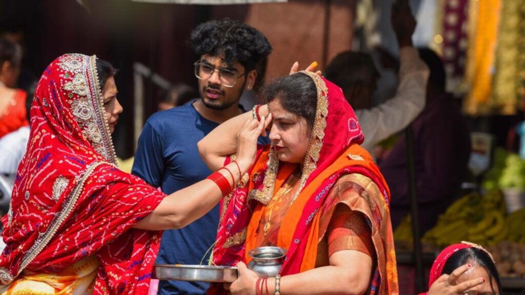 Gurugram RWAs to use natural colours, herbal gulaal this Holi