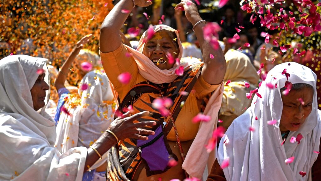 Holi celebrations 2025 begin with vibrant colours, flowers and rituals | In pics