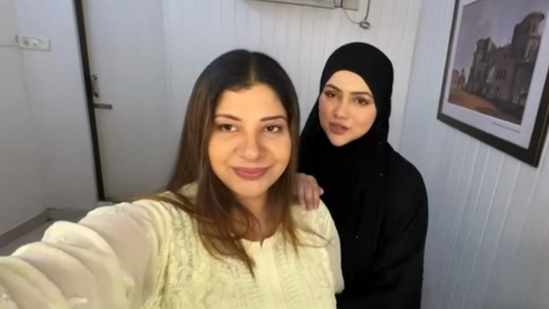 Internet calls Sana Khan ‘regressive’, slams her for asking Sambhavna Seth to wear burqa: ‘Who is she to force someone’