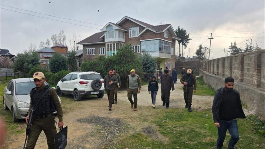 J&K Police raid houses of separatist leaders in Srinagar, Sopore in UAPA cases