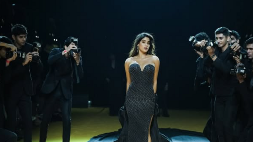 Janhvi Kapoor and Rahul Mishra pair traditional Bandhani print with bodycon dress at Lakme Fashion Week. Watch | Fashion Trends