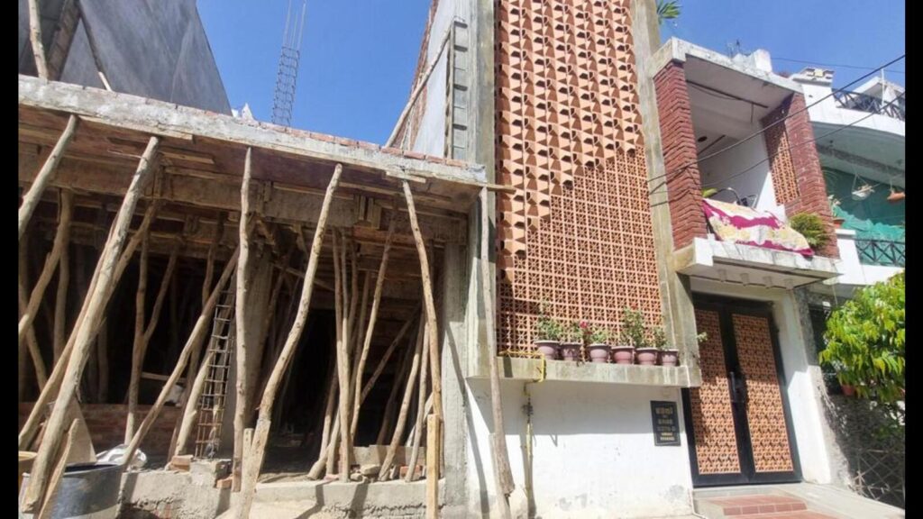 Lko:Plots sold on forged documents undergoing rapid development