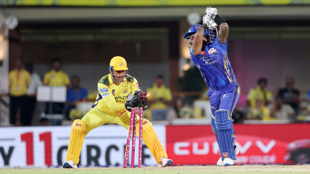 MS Dhoni’s vintage stumping leaves Suryakumar Yadav sulking, forces MI captain to exit even before decision is made