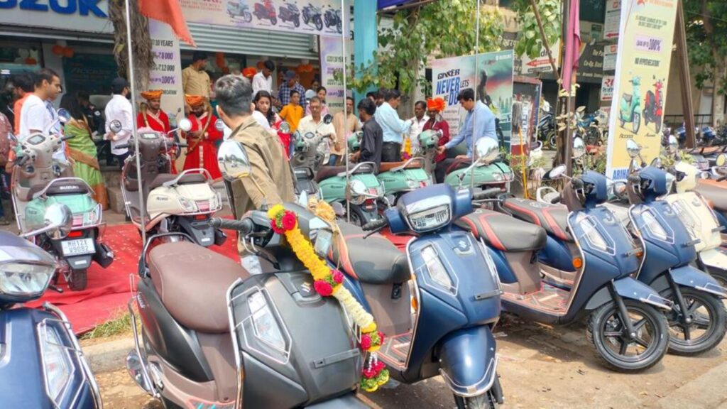 Maharashtra sees 31% spike in vehicle registrations during Gudi Padwa week | Mumbai news