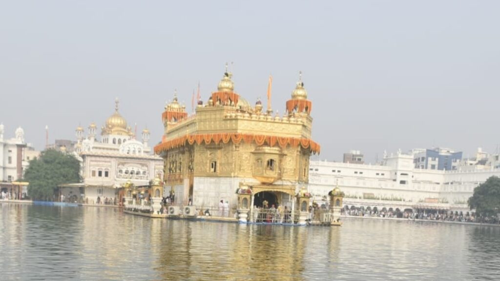 Man attacks pilgrims with iron pipes inside Golden Temple in Amritsar, five injured | Latest News India