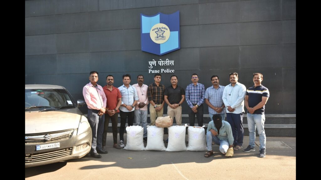 Man held with 60kg ganja near Swargate