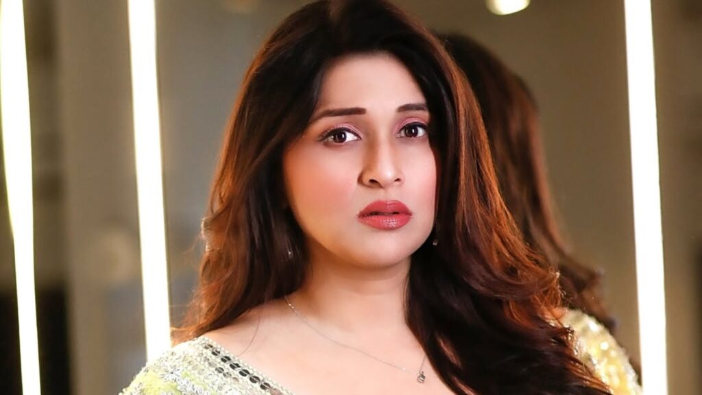 Mannara Chopra criticised for her ‘tantrums’ as she slams airline for denying her boarding: ‘What is this behaviour?’
