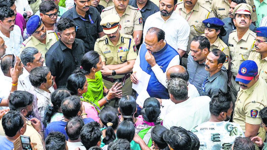 Nagpur violence was pre-planned, says Fadnavis | Mumbai news