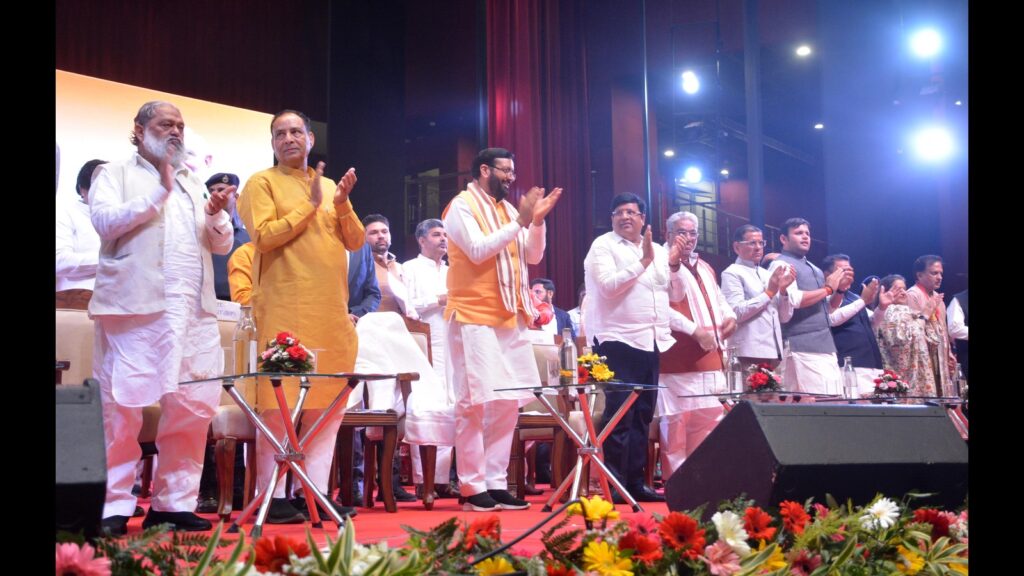 Newly elected representatives must work in mission mode for cleanliness, drug de-addiction: CM