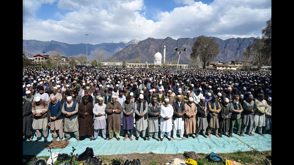 No Jumat-ul-vida prayers allowed in Kashmir’s Jamia Masjid