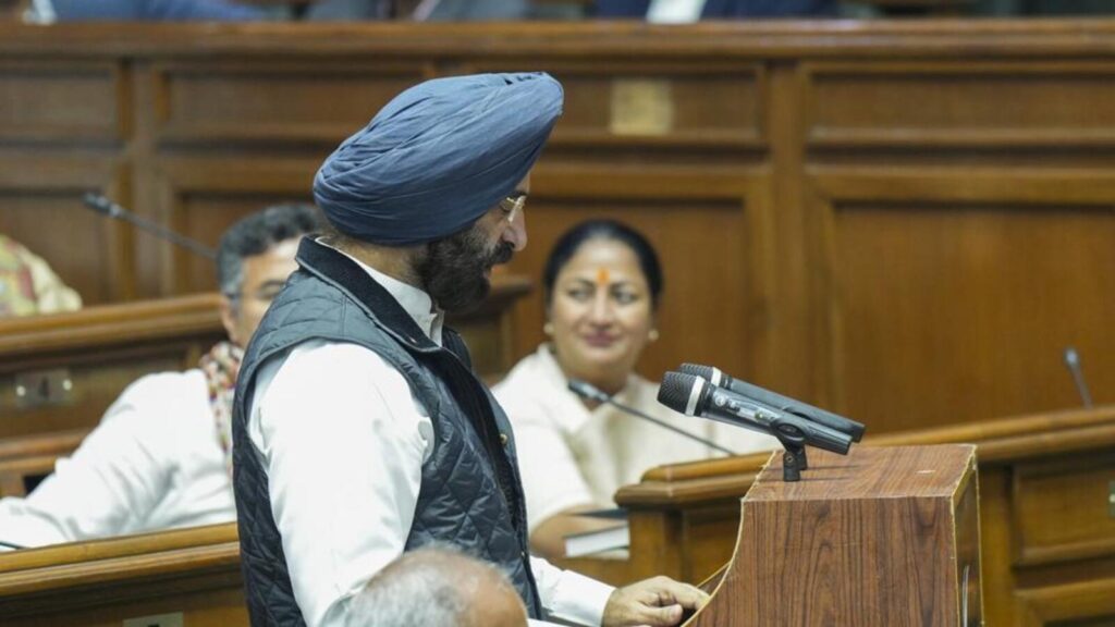No fuel for end-of-life vehicles from April 1: Delhi govt | Latest News Delhi