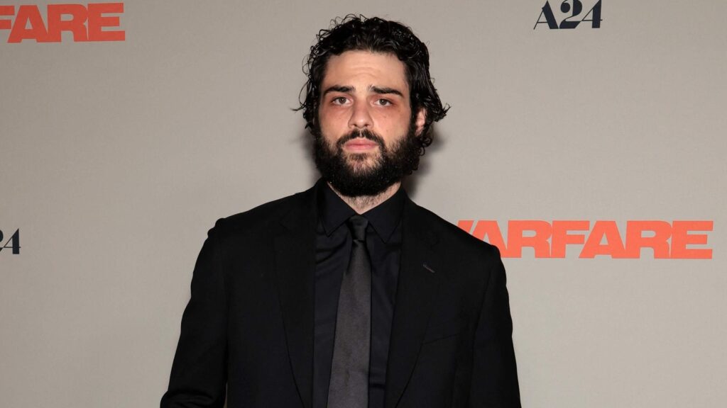 Noah Centineo sparks concern among fans with his new look after his sobriety journey | Hollywood