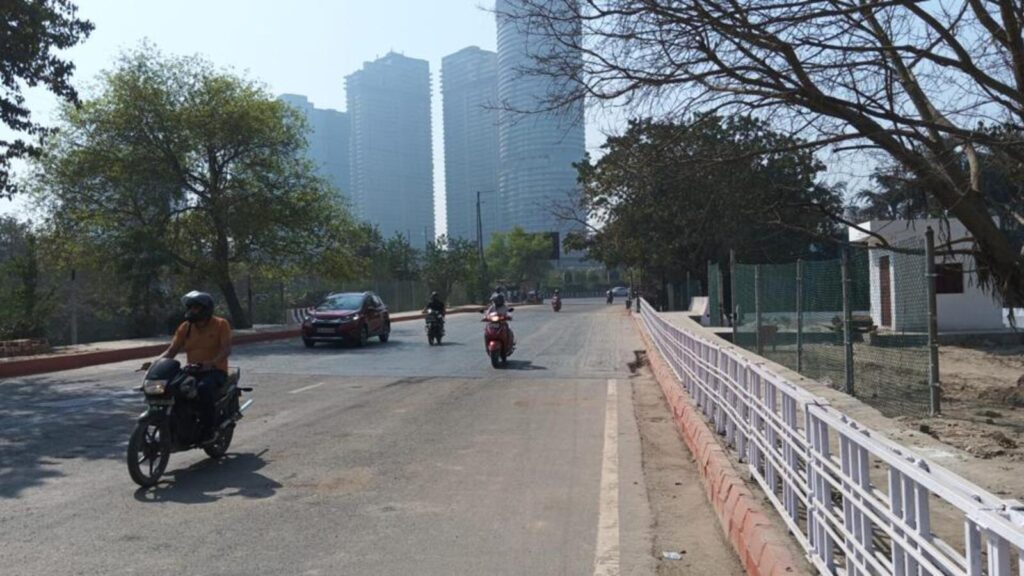 Noida: Key road near Sec 94 reopens after 6 months as traffic curbs end
