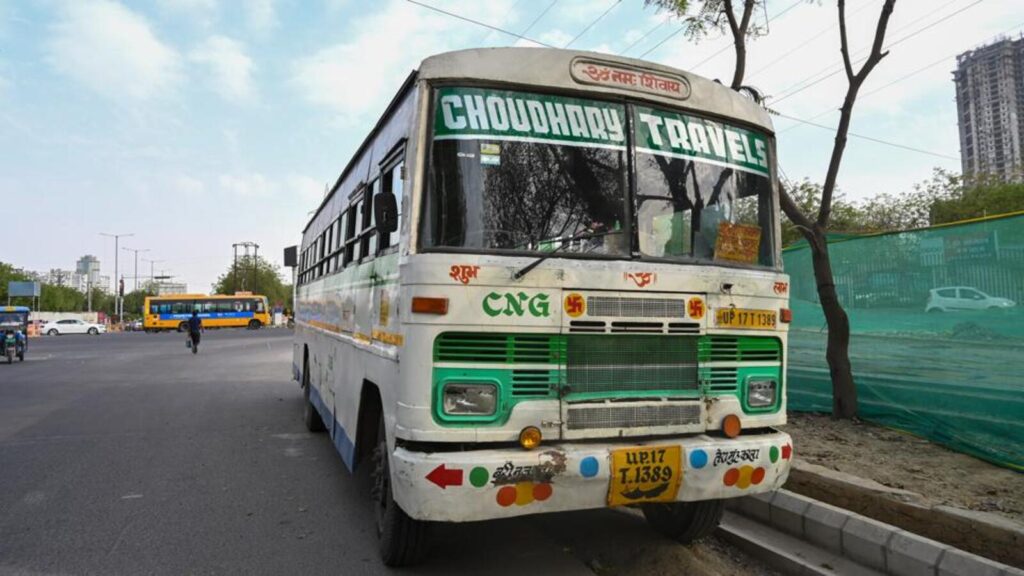 Noida: Speeding bus kills man riding on wrong side, mob hurts cop in stone pelting