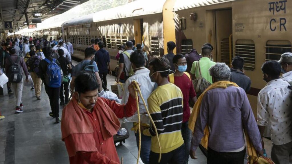 Only pax with confirmed, RAC tickets get platform access at Pune rly stn