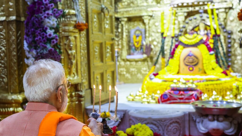 PM Modi performs ‘rudra abhishek’ at Somnath Temple | Watch | Latest News India